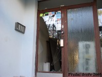 /album/fotogalerie-archiv/a2005d-rozbite-predni-dvere-jpg/